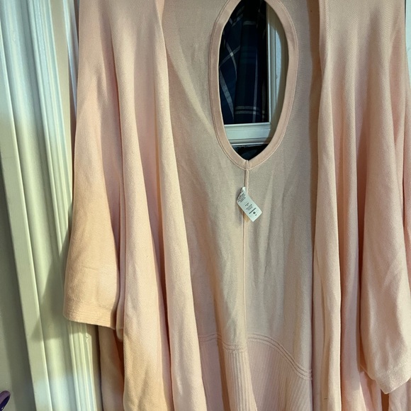 Lululemon Key to Warmth Wrap - Picture 3 of 5